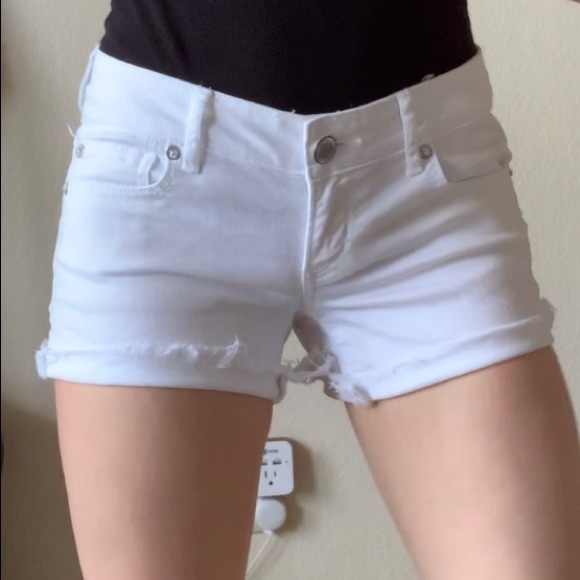 White American Eagle Shorts - Picture 2 of 3